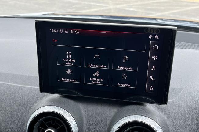 AUDI Q2 Photo 32