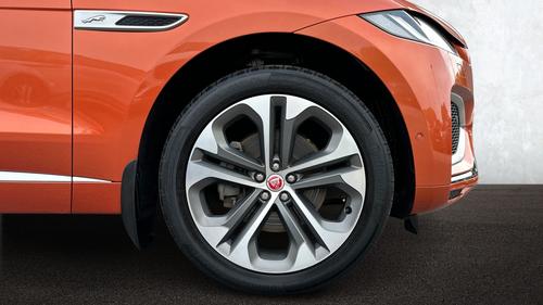 Jaguar F-PACE Photo autoimg-7d29fbedd64438e251b8e626e25dac6bac20bc57.jpg