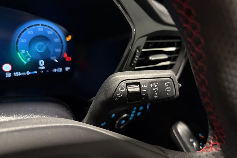 Ford Kuga Photo autoimg-7d2db5f147f54f74a11ce4c3465fd172909bf719.jpg