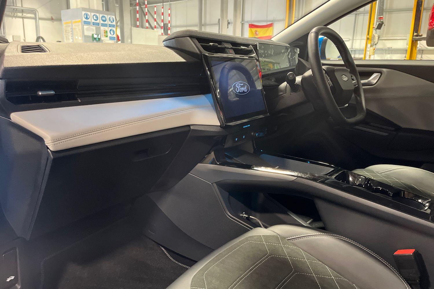 Ford PUMA Photo 17