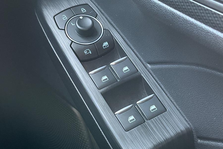 Ford KUGA Photo autoimg-7d31439abc5c86fe82bb20801991bd450c804aca.jpg