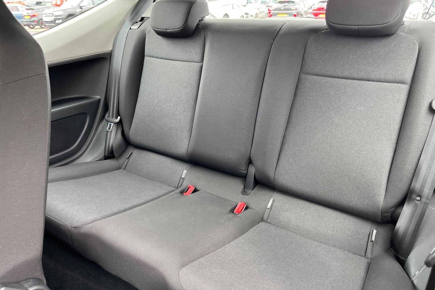Volkswagen UP Photo 19