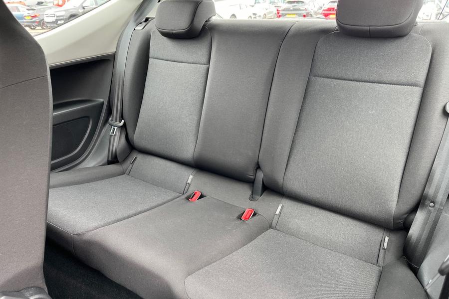 Volkswagen UP Photo autoimg-7d337284a645dd6b8f657d81ae5bc0b15d804c02.jpg