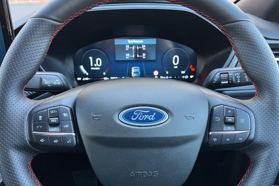 Ford Kuga Photo autoimg-7d337de261f7b98d8b7fb78622b5f24c11a0cf56.jpg