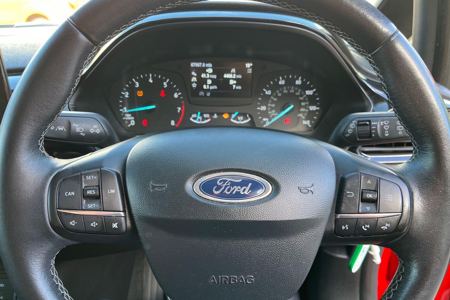 Ford Fiesta Photo 11