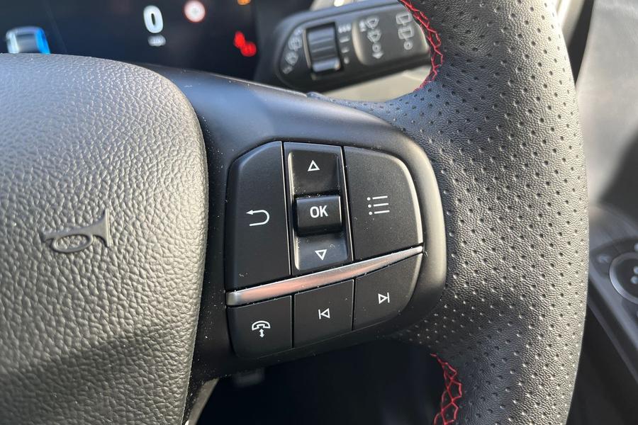 Ford KUGA Photo autoimg-7d367b2a4aeedcfcbad21fe1e6557ebe99de4e82.jpg