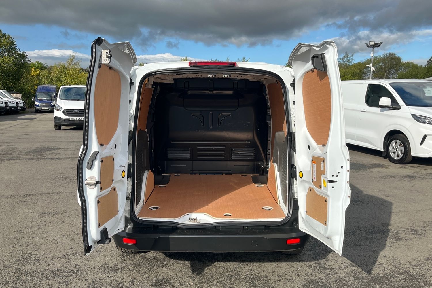 Ford TRANSIT CONNECT Photo 6