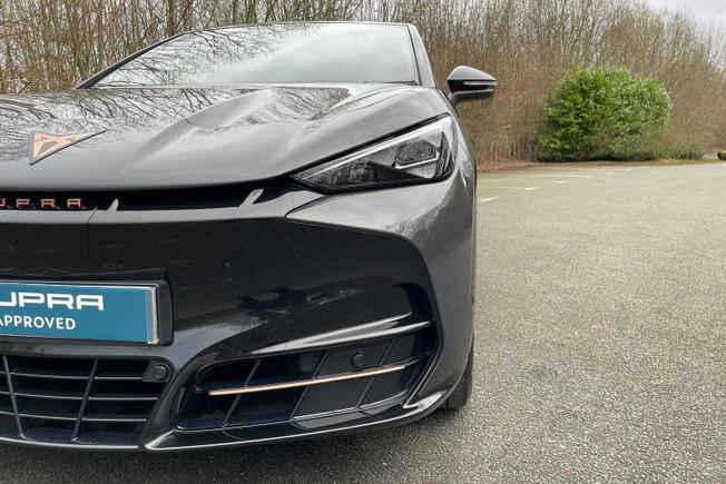 CUPRA Tavascan Photo 19