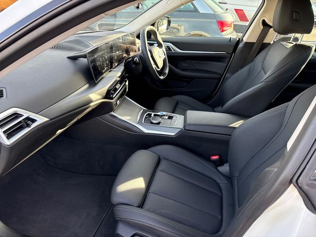 BMW I4 Photo 26