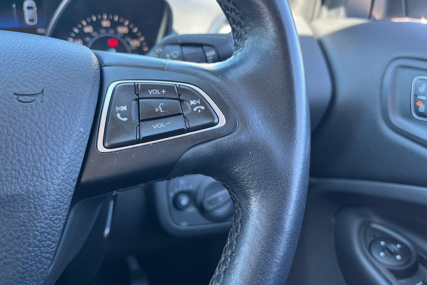 Ford KUGA Photo 35