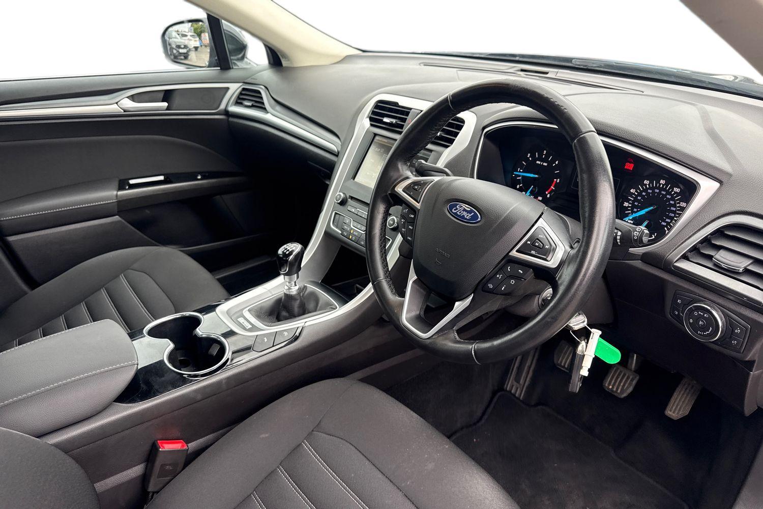 Ford MONDEO Photo 8