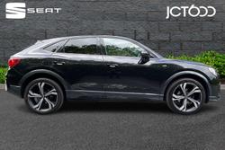 AUDI Q3 Photo 4