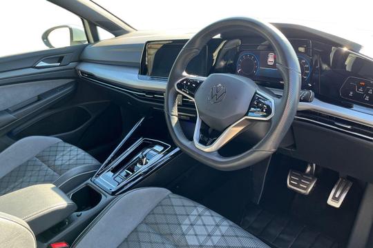 Volkswagen Golf Photo autoimg-7d4389a0c26f519f2d2d0d4ec7592ed864b36e6a.jpg