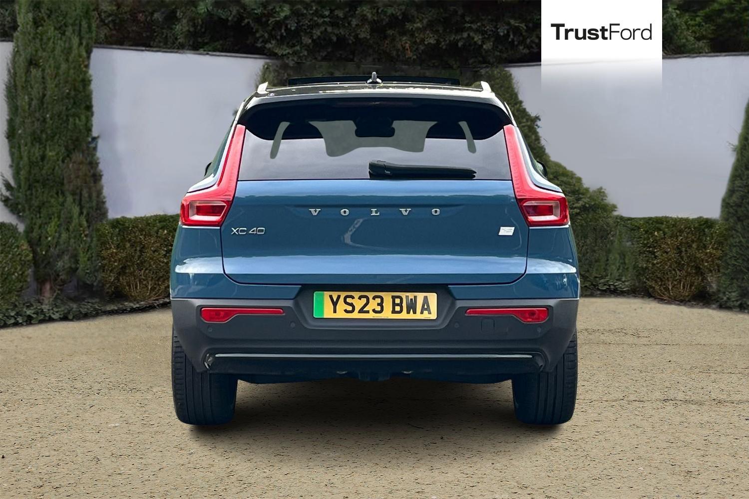 Volvo XC40 Photo 6