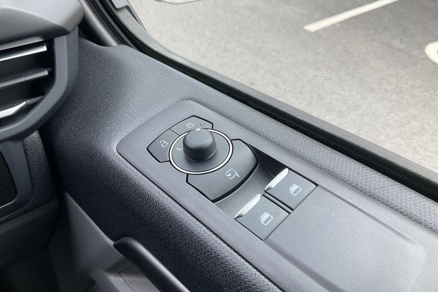 Ford Tourneo Custom Photo autoimg-7d49be2c1ac8cc64793799e49bfaea33e0627e4c.jpg