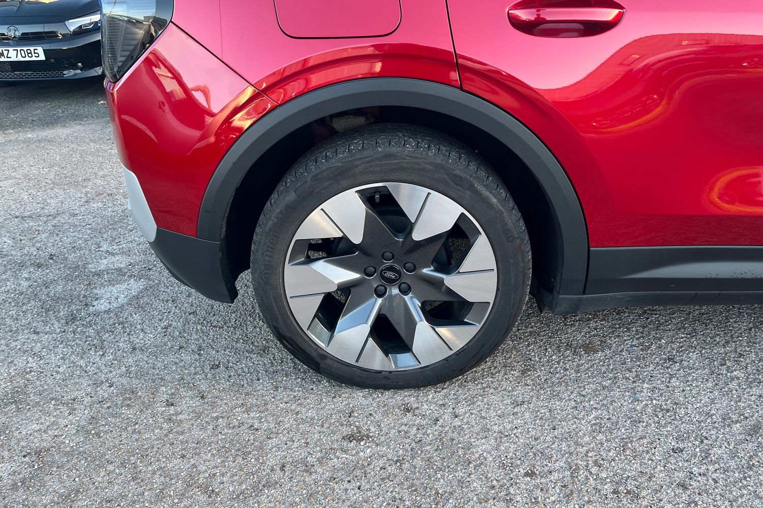 Ford Explorer Photo 7