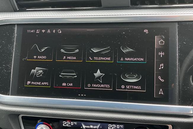 AUDI Q3 Photo 14