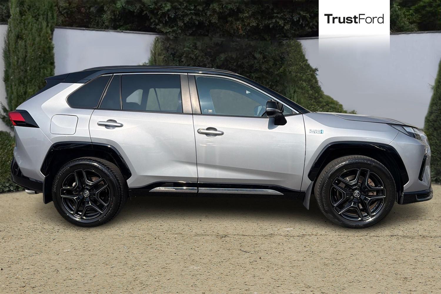 Toyota RAV4 Photo 2