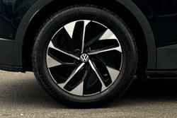 VOLKSWAGEN ID.4 Photo 5