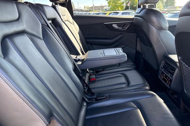 AUDI Q7 Photo 45