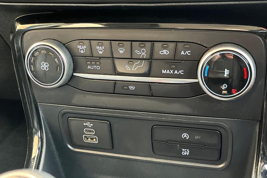 Ford EcoSport Photo autoimg-7d5e2ec5e1526b9399f771b72e40c21962f9583c.jpg