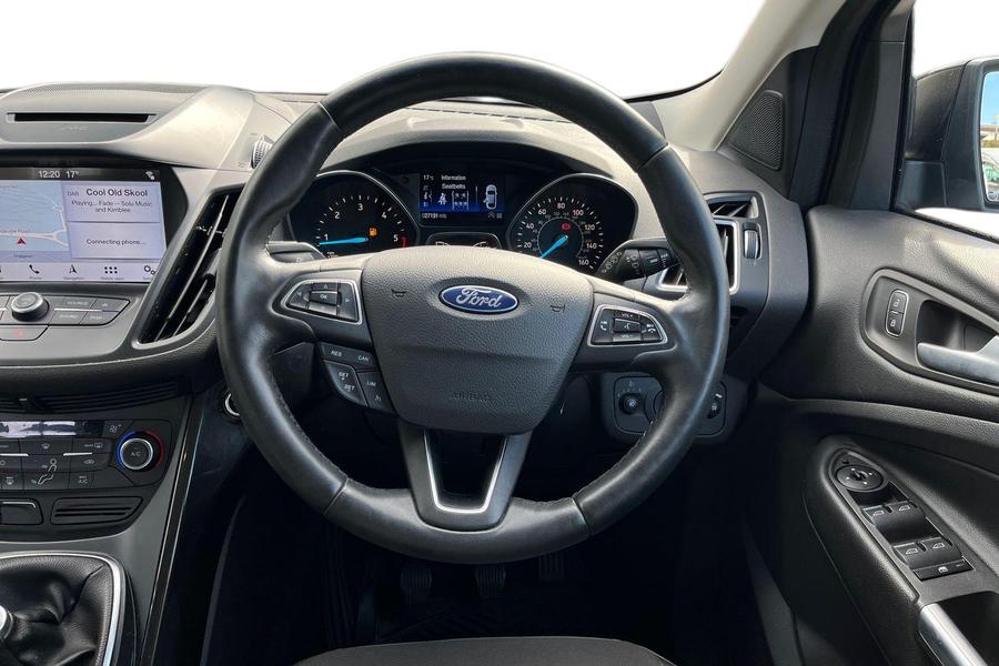 Ford KUGA Photo autoimg-7d5f30d218f6f90325b397d13a5be8d51980de93.jpg