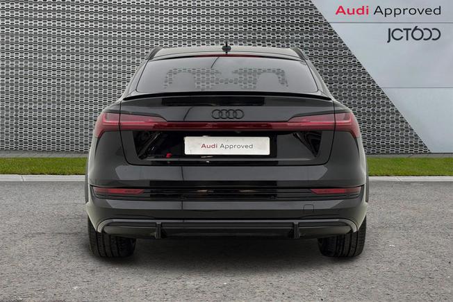 AUDI E-Tron S Photo 7
