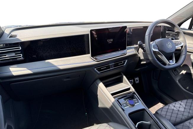 VOLKSWAGEN Tiguan Photo 2