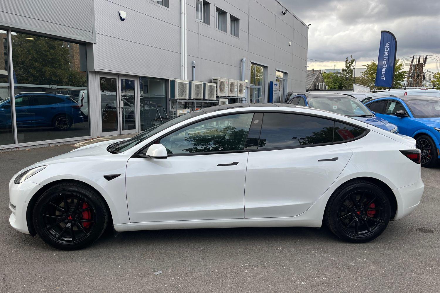 TESLA MODEL 3 Photo 31