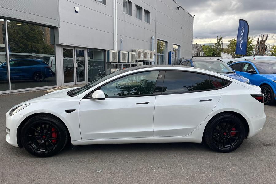 TESLA MODEL 3 Photo autoimg-7d6d8456cb1d8ad20df73acda0174d4ede385d7c.jpg