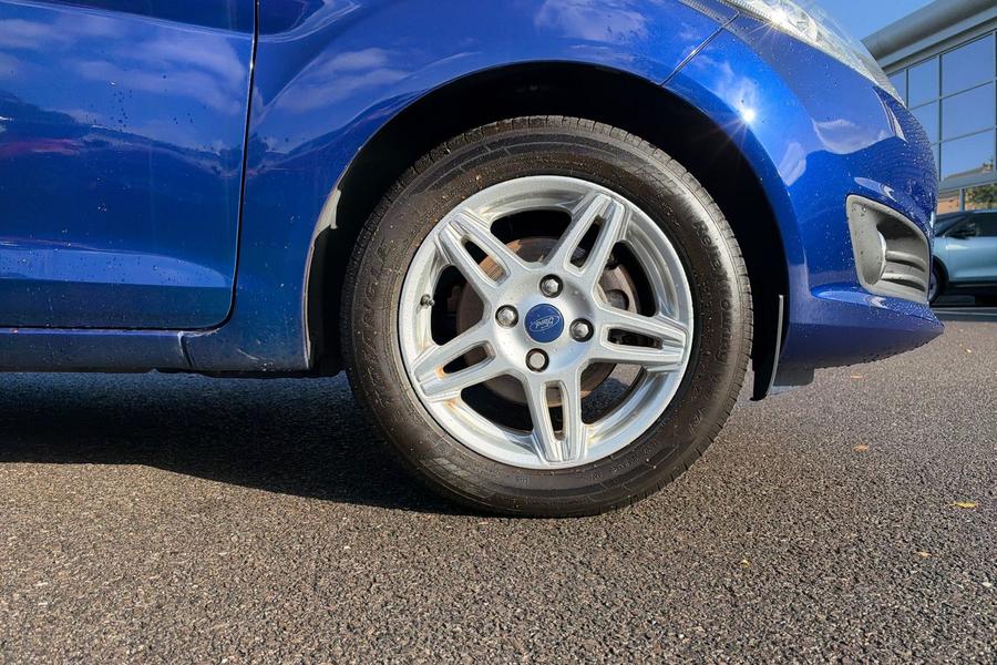 Ford FIESTA Photo autoimg-7d6e5d7c6b844fcb20712226614ec54e5682ab22.jpg