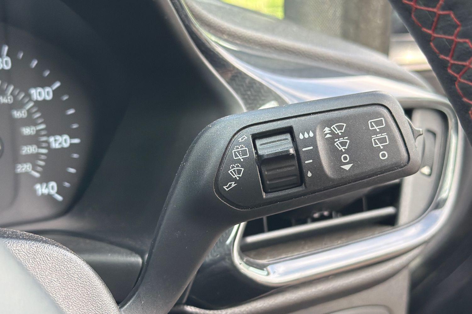 Ford FIESTA Photo 14