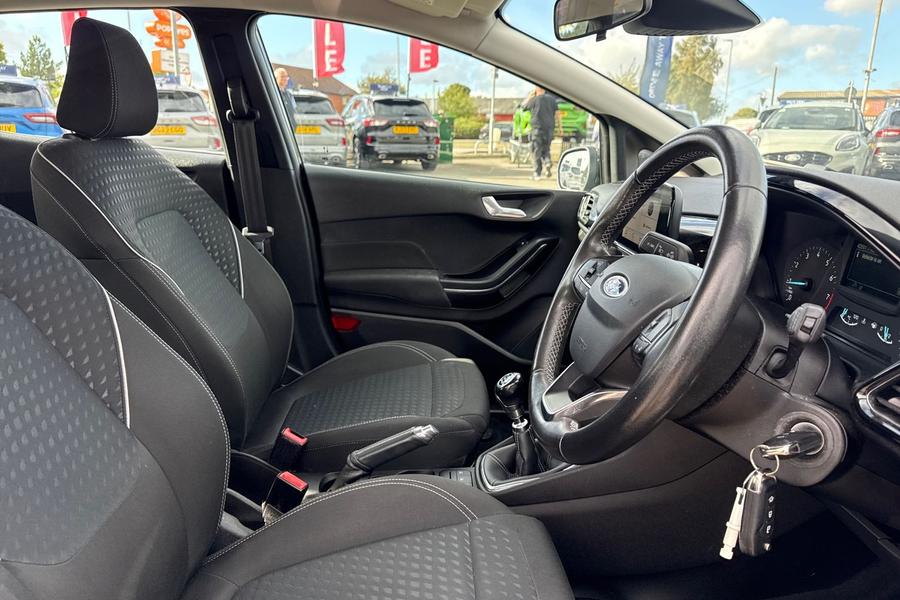Ford FIESTA Photo autoimg-7d714de88b980e5c4f5a01ed6e426d2728e35aa0.jpg
