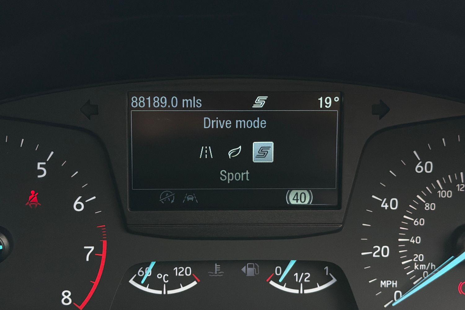 Ford FOCUS Photo 38