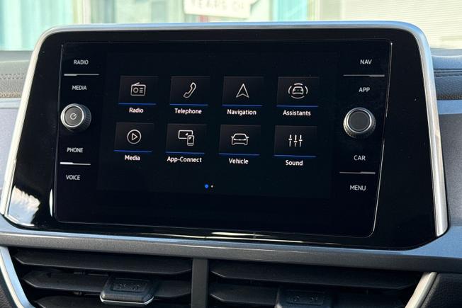 VOLKSWAGEN T-Roc Photo 30