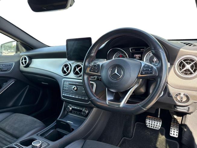 MERCEDES-BENZ Gla Photo 6