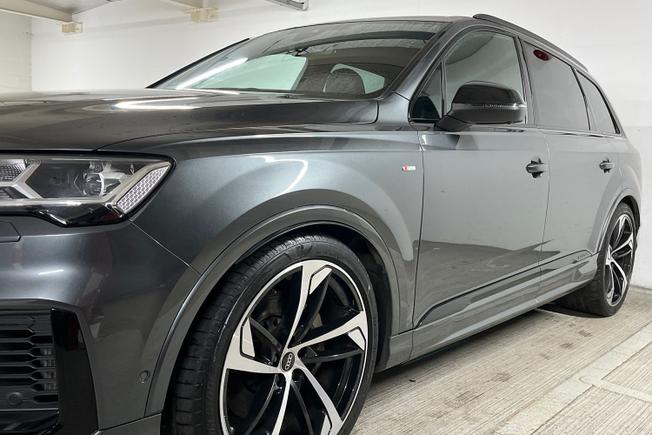 AUDI Q7 Photo 40