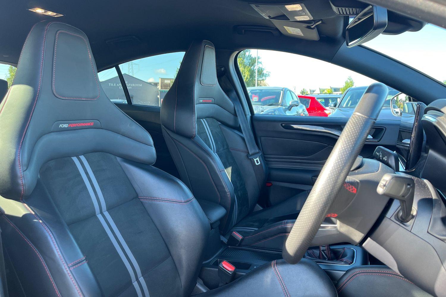 Ford Focus Photo 16