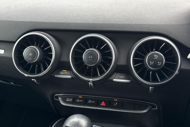 AUDI TT Photo 32