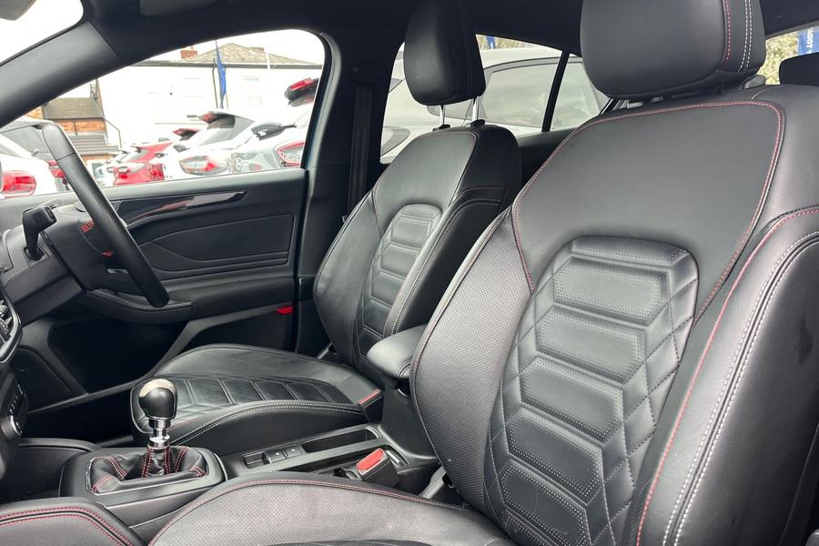 Ford FOCUS Photo autoimg-7d81c28463ad179f616c7e2d9d37bf39c1d4bcf7.jpg