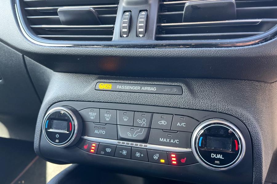 Ford FOCUS Photo autoimg-7d823340ea402116b12b108152dfab92ba29d383.jpg