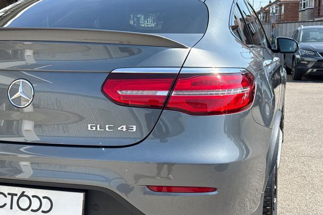 MERCEDES-BENZ Glc Photo 18