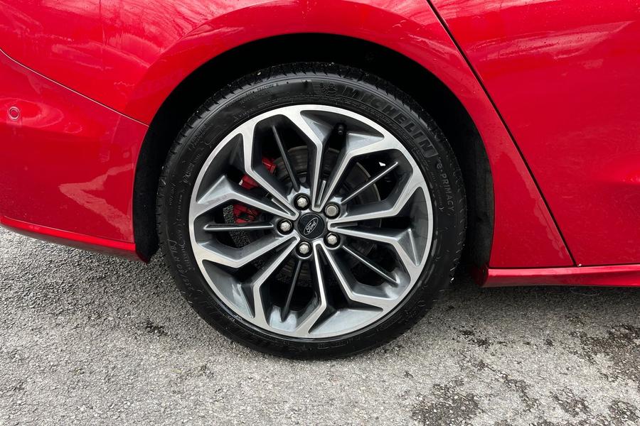 Ford Focus Photo autoimg-7d85cf5acc31e51877ec77daae1c5d0007fbdba0.jpg