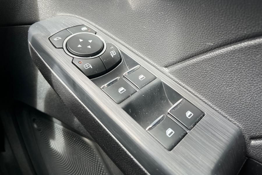 Ford Kuga Photo autoimg-7d8b3b67efb4ebdb31da72a4950e7afd09ddcf82.jpg