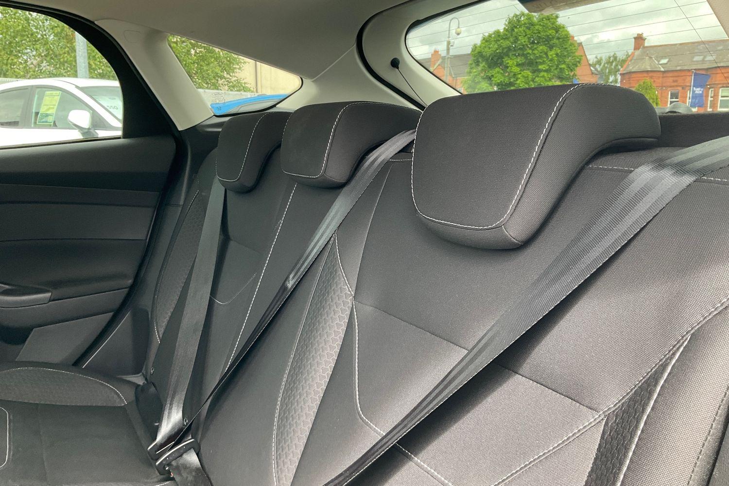 Ford FOCUS Photo 19