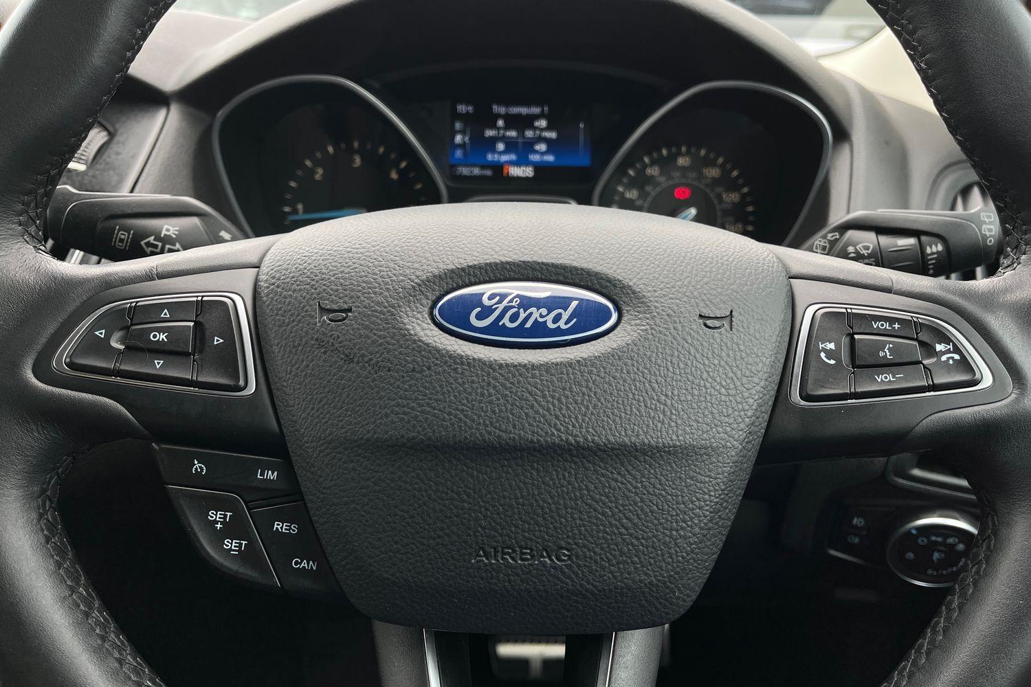 Ford FOCUS Photo 11