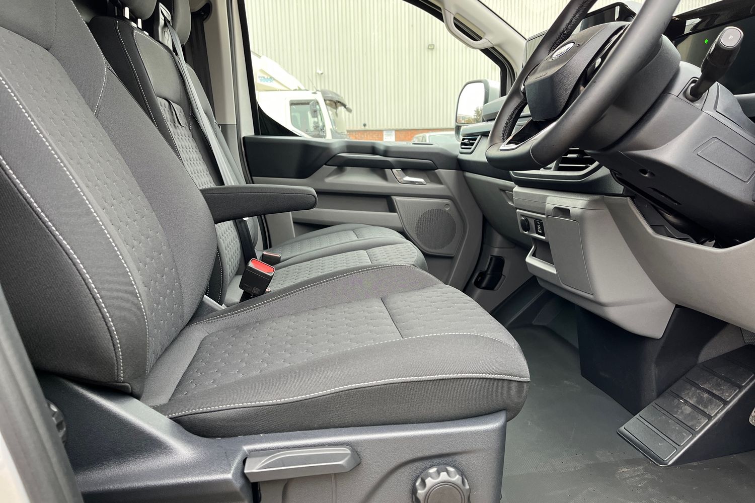 Ford TRANSIT CUSTOM Photo 31