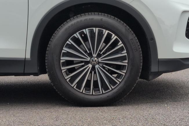 VOLKSWAGEN Tiguan Photo 5