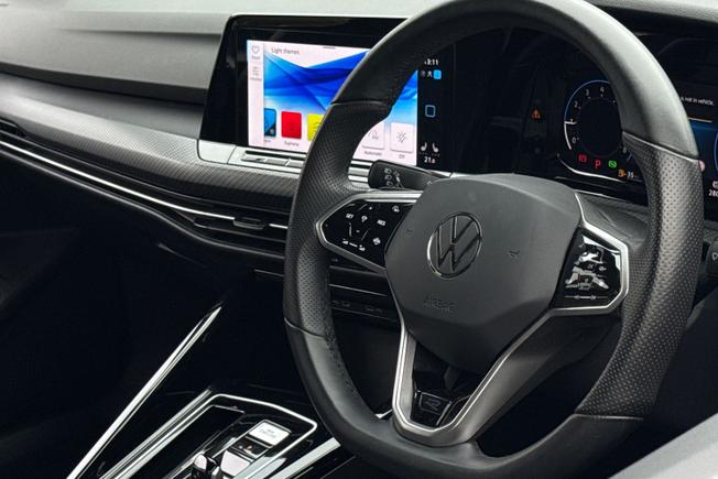 VOLKSWAGEN Golf Photo 39