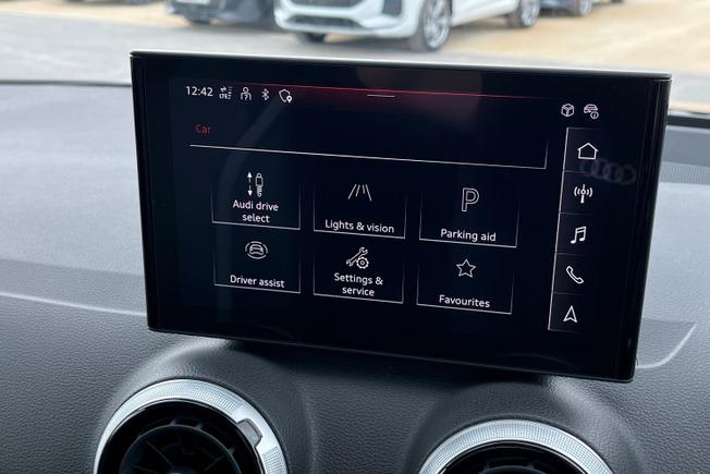 AUDI Q2 Photo 23